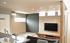 ワイケイホーム株式会社の施工事例「大人のくつろぎ空間、セカンドリビングのある家」の画像2