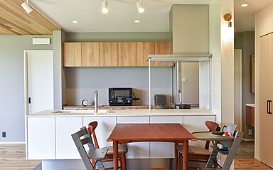 ワイケイホーム株式会社の施工事例「自然素材の心地よさと開放感+デザインを楽しむ家」の画像2