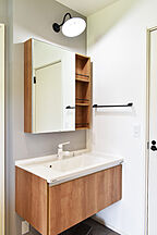 和風・和モダンスタイルの洗面所 ワイケイホーム株式会社の事例画像