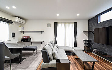 ワイケイホーム株式会社の施工事例「こだわりをコンセプトに昇華させるモノトーンスタイルの家」の画像