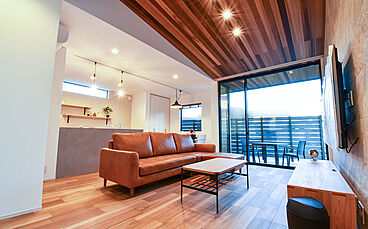 ワイケイホーム株式会社の施工事例「リゾートライクな空間でのびのびと暮らしを楽しむ家」の画像