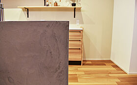 ワイケイホーム株式会社の施工事例「リゾートライクな空間でのびのびと暮らしを楽しむ家」の画像3