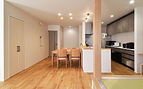 ワイケイホーム株式会社の施工事例「光と空間の凹凸でメリハリを創造する家」の画像2