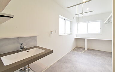 ワイケイホーム株式会社の施工事例「デザインと高いメンテナンス性を両立する家」の画像8