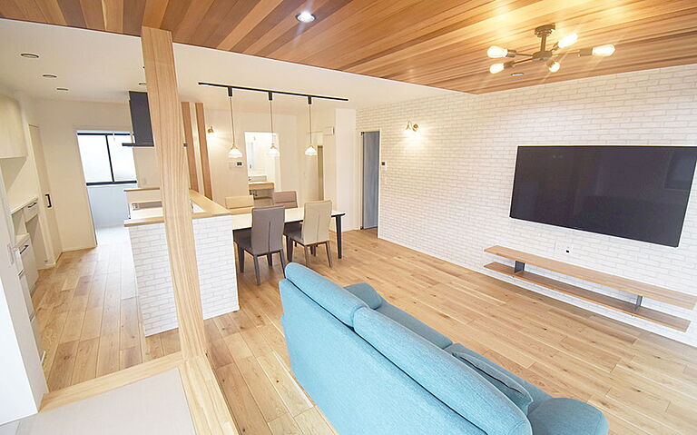 ワイケイホーム株式会社の公式画像_リビング2