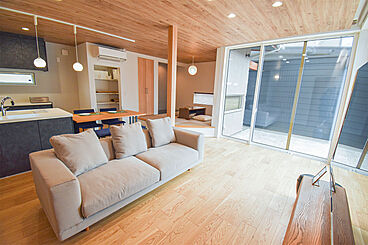 ワイケイホーム株式会社の施工事例「広々とした空間で心安らぐ、ジャパンディスタイルの家」の画像