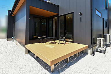 ワイケイホーム株式会社の施工事例「暮らしを繋げるウッドデッキが魅力の家」の画像5