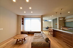 ワイケイホーム株式会社の施工事例「夫婦で料理を楽しむ、心地よい距離感の家」の画像