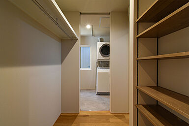 ワイケイホーム株式会社の施工事例「夫婦で料理を楽しむ、心地よい距離感の家」の画像4