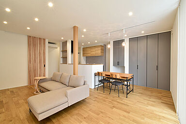 ワイケイホーム株式会社の施工事例「落ち着きと洗練を両立した、シンプルモダンの家」の画像