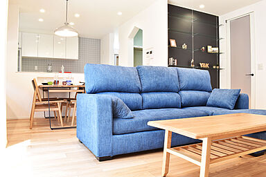 ワイケイホーム株式会社の施工事例「光と素材を感じる、シンプルナチュラルの家」の画像