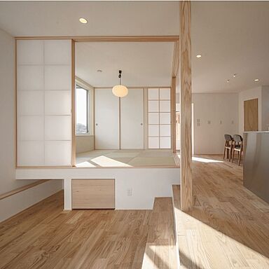住楽の家の施工事例「変形地を愉しむ、木造ガレージ付き平屋」の画像1
