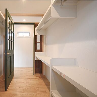 住楽の家の施工事例「変形地を愉しむ、木造ガレージ付き平屋」の画像2