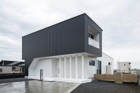 株式会社Style Designの施工事例「凹凸と存在感際立つ家」の画像1