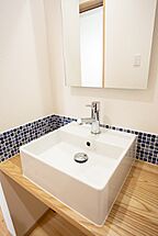 木の家スタイルの洗面所 株式会社e-houseの事例画像