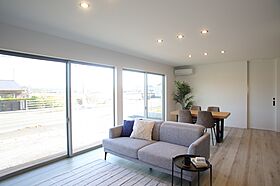 株式会社e-houseの施工事例「コンパクトに見えて大容量の平屋」のメイン画像