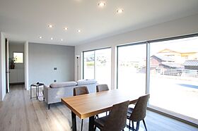 株式会社e-houseの施工事例「コンパクトに見えて大容量の平屋」の画像2