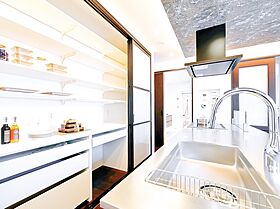 建築工房sakuraの施工事例「インテリアが映える高級感漂う家」の画像2