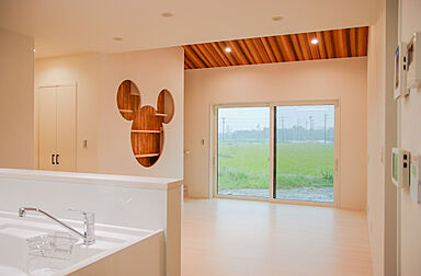 建築工房sakuraの施工事例「勾配天井が美しい平屋の家」の画像1