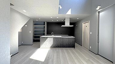 建築工房sakuraの施工事例「グレー×ブラックで魅せる、今どきモダンな暮らし」の画像2