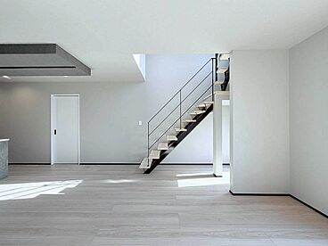 建築工房sakuraの施工事例「魅せる階段が、暮らしの主役になる家」の画像