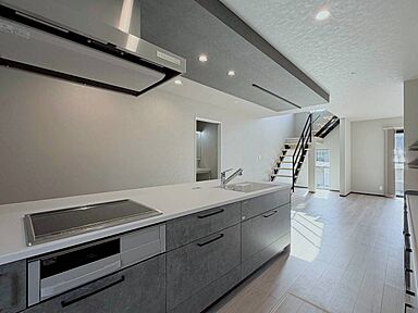 建築工房sakuraの施工事例「魅せる階段が、暮らしの主役になる家」の画像2