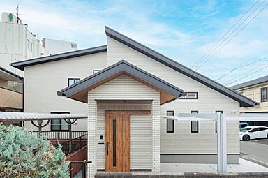 日本ハウスホールディングス 熊本支店の施工事例「熊本市西区 H様邸 2階建 オリジナルタイルの邸宅」の画像