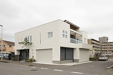 パナソニックビルダーズグループ 株式会社レジェンドホームの施工事例「茨城県守谷市 A様邸 要塞を創造させる家」の画像1