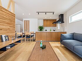 ハウスジャパンの施工事例「碧南市_わくわく!アウトドアも楽しめるお家」の画像1