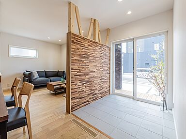 ハウスジャパンの施工事例「碧南市_わくわく!アウトドアも楽しめるお家」の画像2