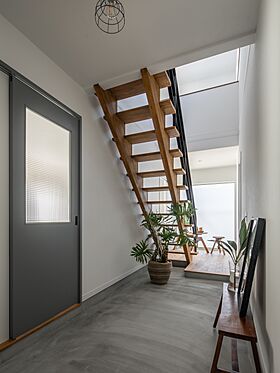 ハウスジャパンの施工事例「メタリックカラーのガルバリウムの家」の画像4