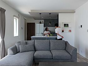 ハウスジャパンの施工事例「【お施主様邸】ラップサイディングのかっこいいお家」の画像2