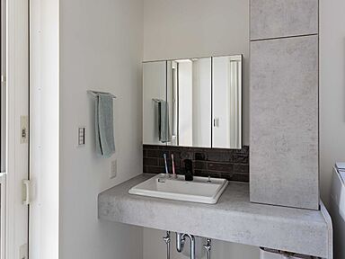 ハウスジャパンの施工事例「【お施主様邸】ラップサイディングのかっこいいお家」の画像9