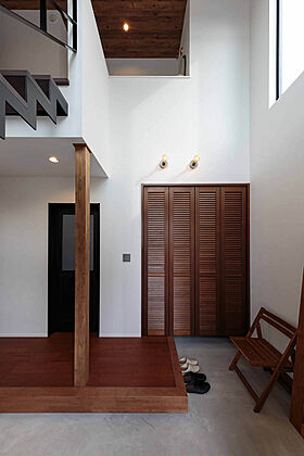 ハウスジャパンの施工事例「【お施主様邸】自宅にプライベートサロン/洗練されたヴィンテージな家」の画像3