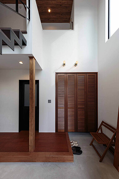 ハウスジャパンの施工事例「【お施主様邸】自宅にプライベートサロン/洗練されたヴィンテージな家」の画像3