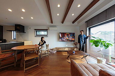 ハウスジャパンの施工事例「【お施主様邸】自宅にプライベートサロン/洗練されたヴィンテージな家」の画像4