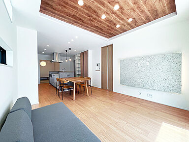 ハウスジャパンの施工事例「★回遊動線と主役級のオープンキッチンが魅力!LDKに家族が集まる家★」の画像1