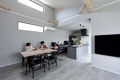 ハウスジャパンの施工事例「【お施主様邸】洗練×シンプル/中庭のあるグレー×モダンの家」の画像4