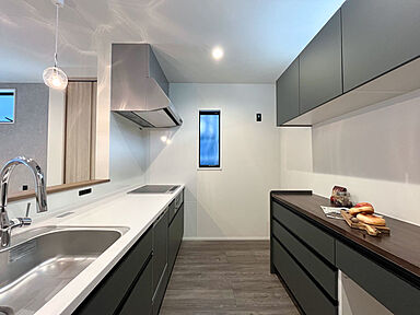 ハウスジャパンの施工事例「★グレーを基調とした高級感のあるスタイル。ダーク×モダンの家★」の画像3