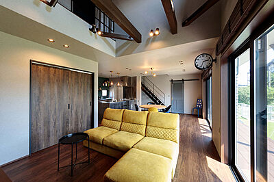 カフェスタイルのリビング ハウスジャパンの事例画像