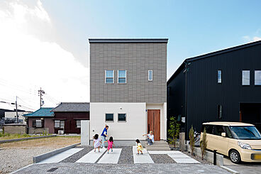 ハウスジャパンの施工事例「【お施主様邸】遊び心ある 異素材ミックスの家」の画像