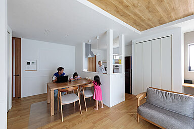 ハウスジャパンの施工事例「【お施主様邸】遊び心ある 異素材ミックスの家」の画像4