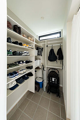 ハウスジャパンの施工事例「【お施主様邸】照明の陰影を楽しむ ホテルライクな家」の画像2