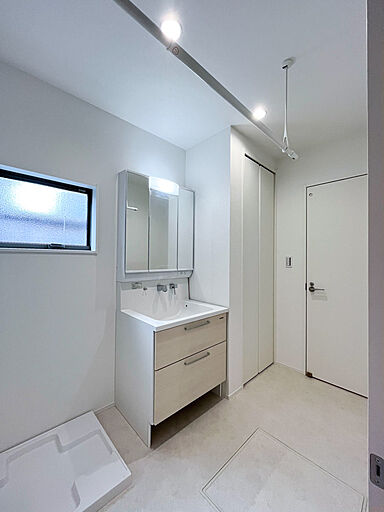 ハウスジャパンの施工事例「★たっぷり収納とプライベートなお庭が魅力!爽やかなナチュラルテイストの家★」の画像5