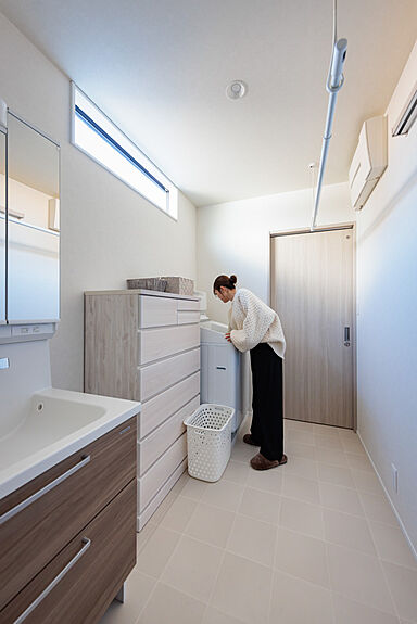 ハウスジャパンの施工事例「【お施主様邸】広いLDKと洗面、豊富な収納が魅力。建売の枠を超えたお洒落な家」の画像4