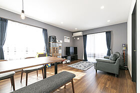 タナカホームズの施工事例「広島市 T様邸 カッコイイ!ビンテージテイストのお家」の画像1