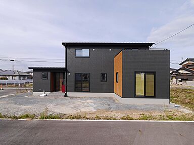 タナカホームズの施工事例「家族時間を楽しむヴィンテージスタイルの家」の画像