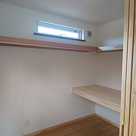 Natural Homeの施工事例「青空と赤い瓦屋根が映えるかわいいおうち」の画像6