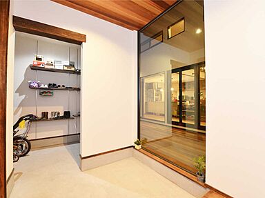 イオンハウジング則武新町店/サンクスホーム名古屋の施工事例「ウッドデッキを囲む 暮らしやすい平屋建」の画像5