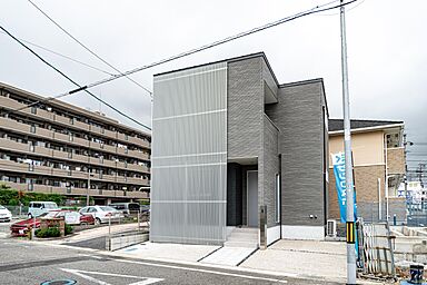 株式会社サンクスホームの施工事例「【狭小住宅】TruNa-L<トゥルーナ-L>」の画像2